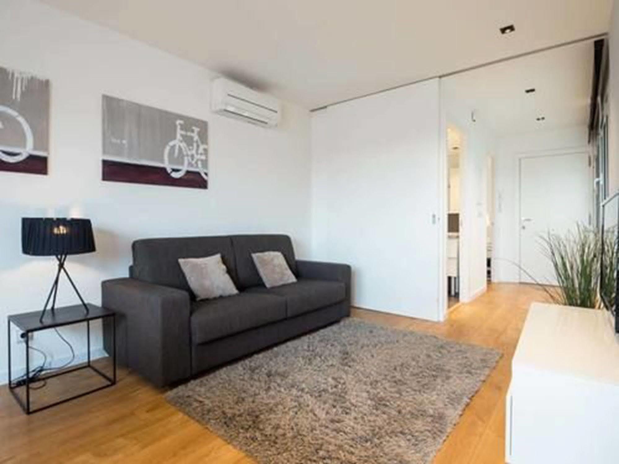 Rent Top Apartments Near Plaza De Catalunya 巴塞罗那 外观 照片